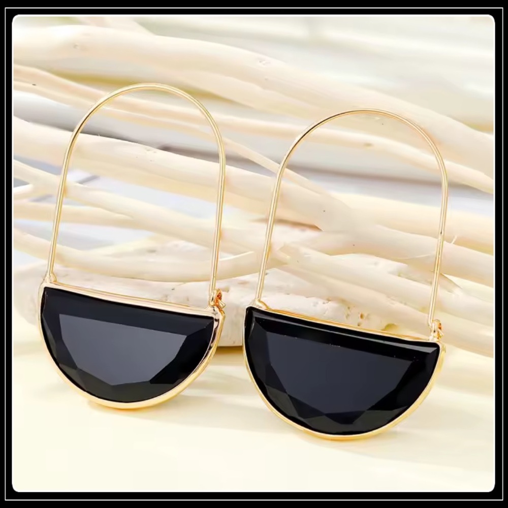 NEW GOLD BLACK ONYX CRYSTAL ARC BOHO EARRINGS - Picture 2 of 4